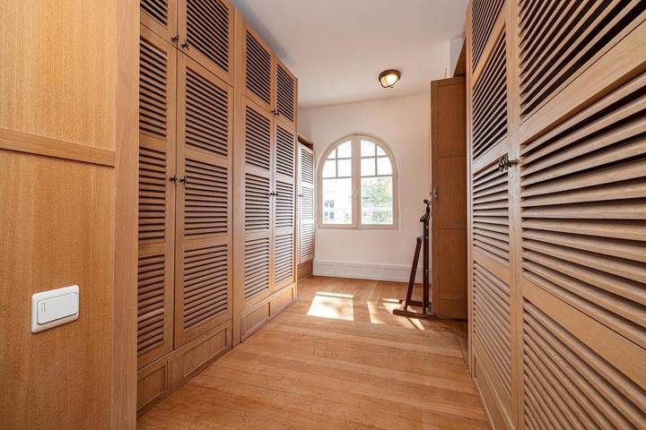 Location de vacances pour 7 personnes, avec jardin ainsi que piscine et jacuzzi dans Office de Tourisme d'Antibes - 2