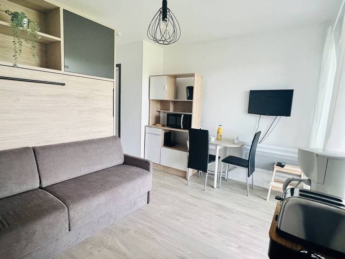 Estudio entero, Estudio con Terraza y Parking, Se Admiten Animales, Cerca de Termas in Cambo-les-Bains, Region de Bayona