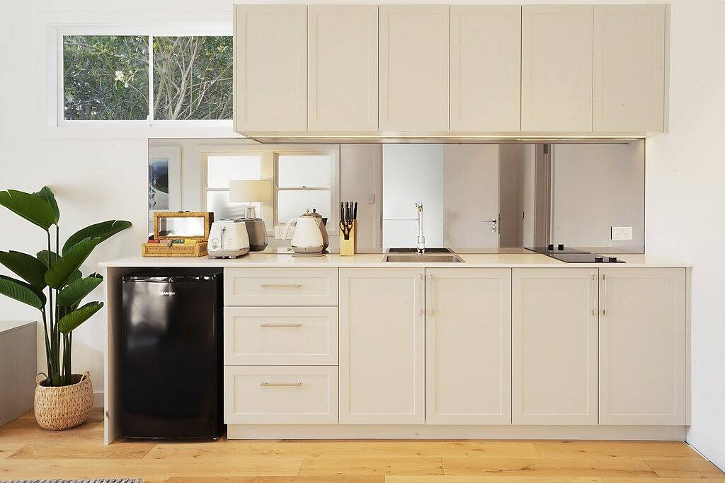 Habbaniyah - Beach Front, Pool, Spa, 5 Bedrooms, Sleeps 14 in North Avoca, New South Wales