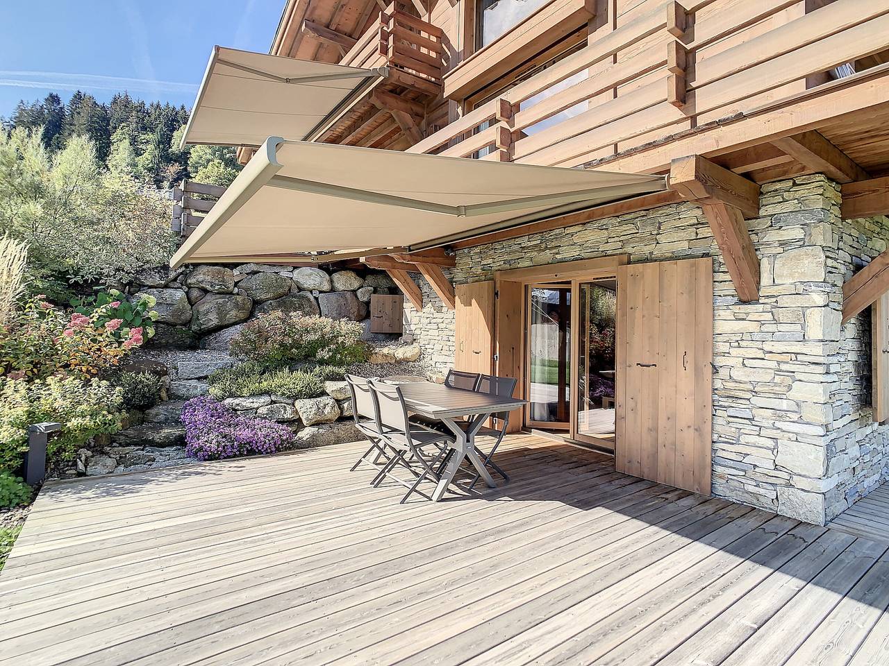 Entire apartment, 4-room apartment with terrace and Mont Blanc view in Combloux, Pays du Mont-Blanc