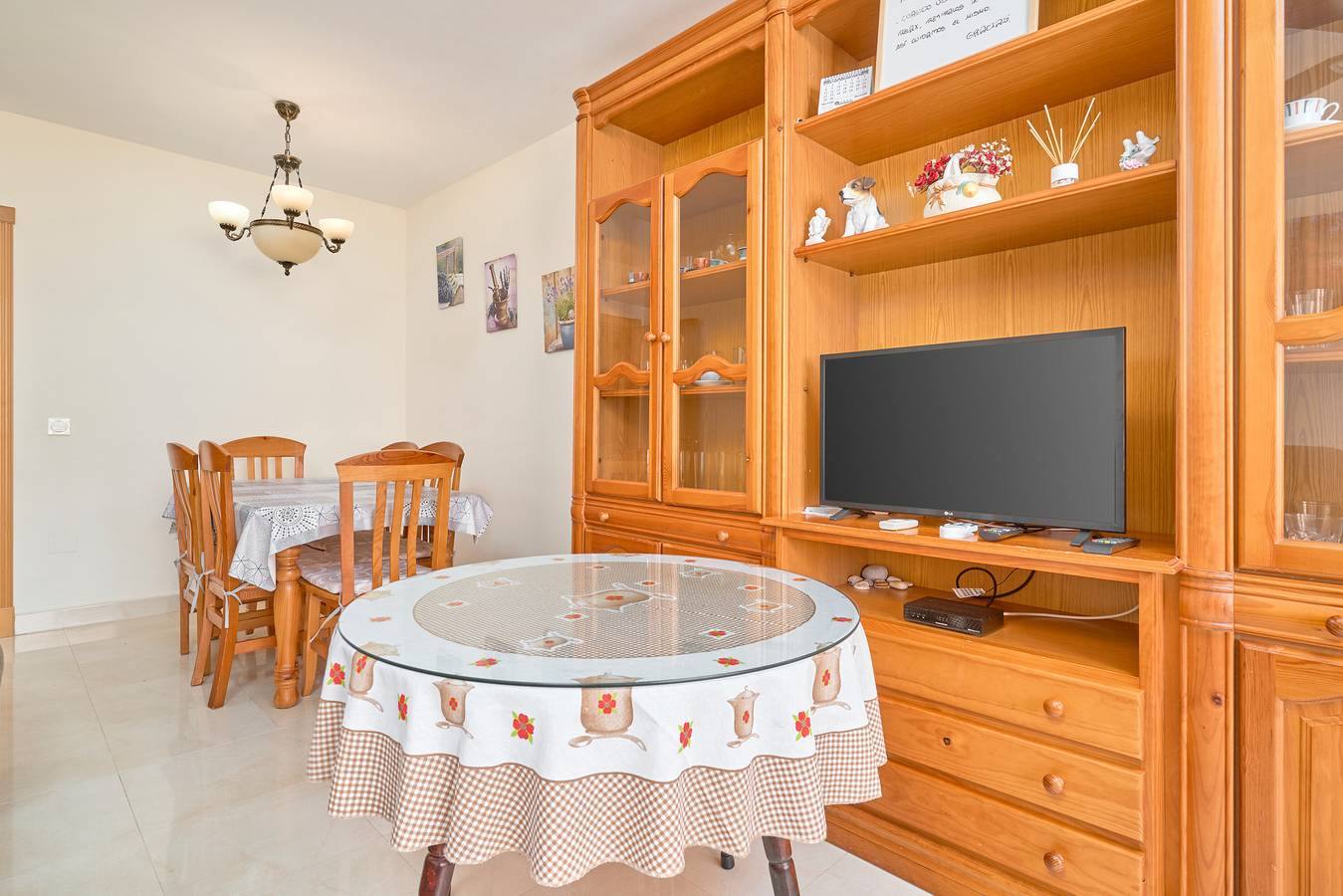 Apartamento entero, Apartamento 'Ático En Torrox Costa' con vistas a la montaña, Wi-Fi y aire acondicionado in Torrox Costa, Torrox