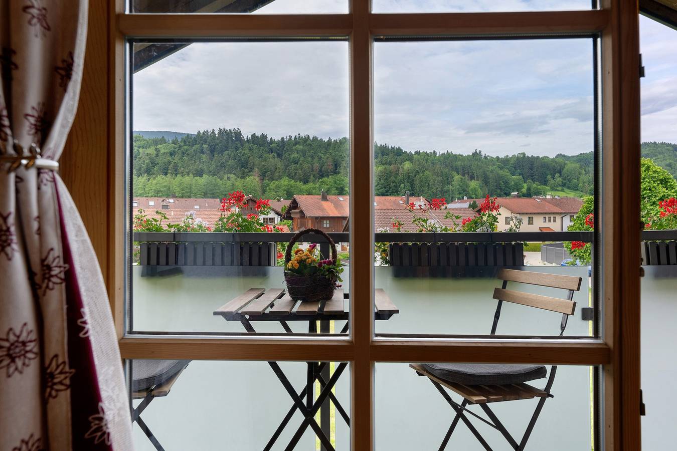 Apartamento entero, Apartamento vacacional 'Am Teisenberg' con jardín privado, balcón y Wi-Fi in Teisendorf, Rupertiwinkel