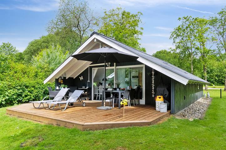 Ferieudlejning for 6 personer, med pool og terrasse, husdyr tilladt i Arrild