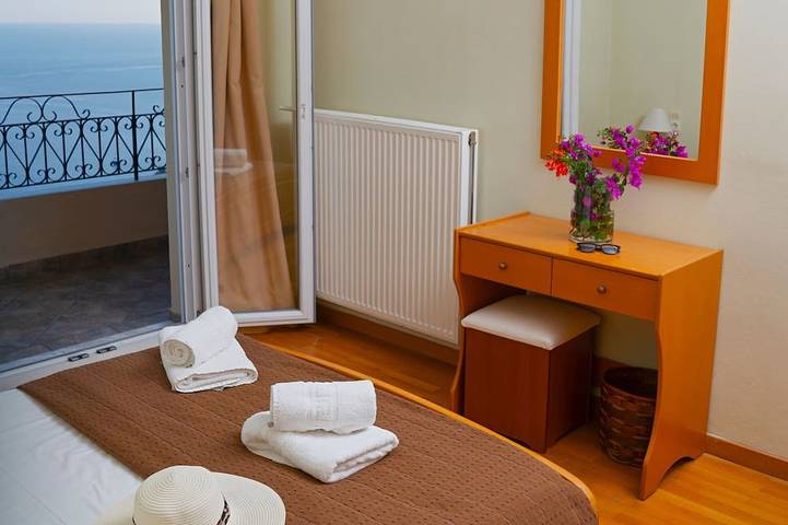 Villa Vasso Three-Bedroom Sea View Residence, near Kerasia Beach in Paralia Kerasia, Corfou