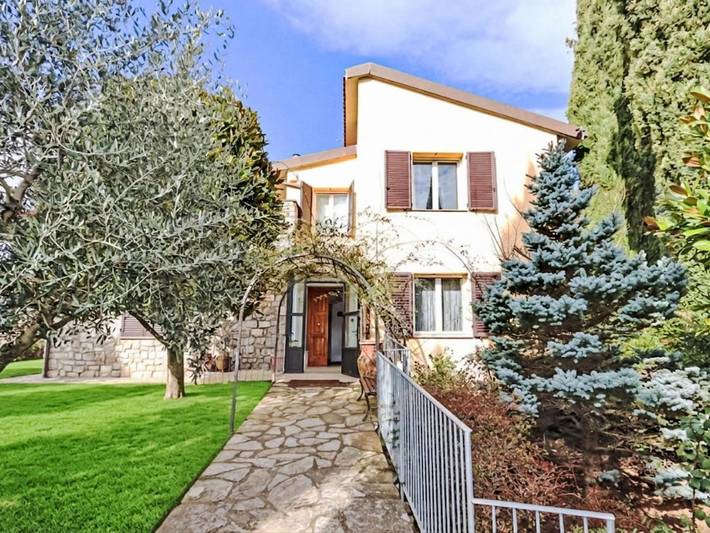 Apartamento de vacaciones para 6 personas, con piscina y jacuzzi además de terraza y jardín - 1