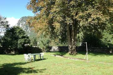 Gîte pour 10 personnes, avec jardin à Aste-Béon