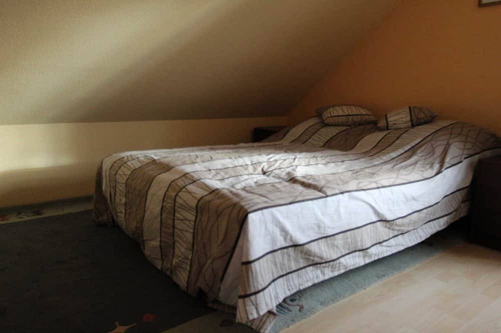 Ganze Wohnung, 3-Zimmer Wohnung für 4 Pers. mit Balkon, Wlan, Tgl Bad. 30 Min. nach Frankfurt in Hochstadt, Maintal