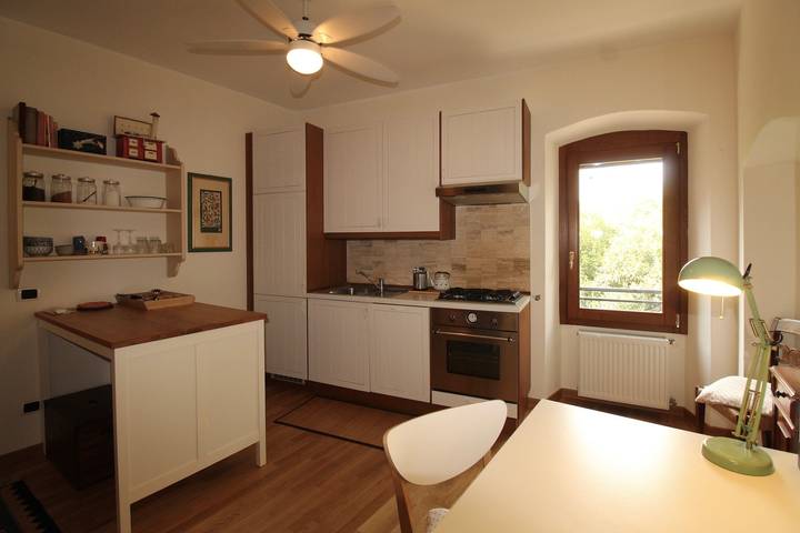 Ganze Wohnung, Ferienwohnung 'Bella' mit Bergblick und Wi-Fi in Polpenazze del Garda, Gardasee-Berge
