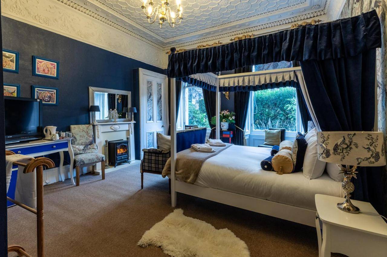 Family Room with two Double Beds in Edimburgo, Lothian