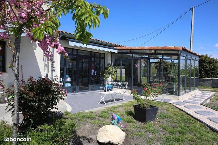 Gîte pour 3 personnes, avec jardin ainsi que vue et piscine à Aire-sur-l'Adour - 4