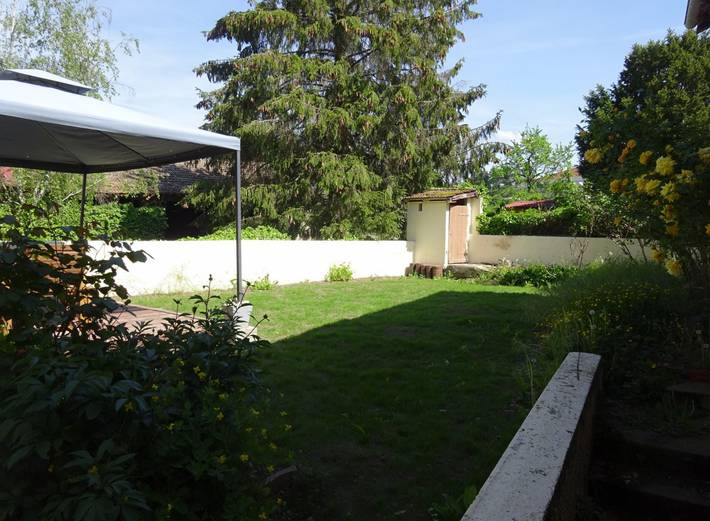 Gîte pour 10 personnes, avec terrasse et jardin à Villemoirieu - 2