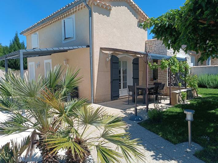 Gîte pour 4 personnes, avec terrasse ainsi que piscine et jardin dans Drôme provençale - 3