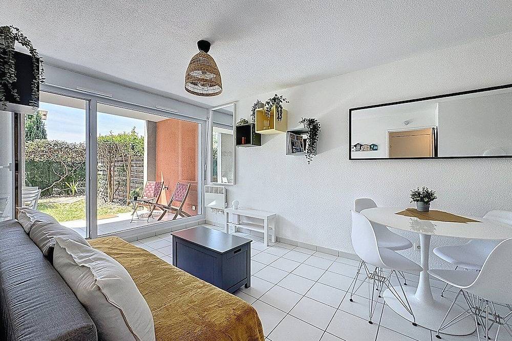 Entire apartment, The Patio of Santa Monica in Pérols, Côte d'Améthyste