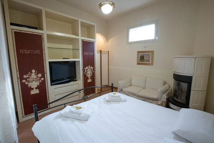 Gîte pour 8 personnes, avec terrasse, animaux acceptés à Imola