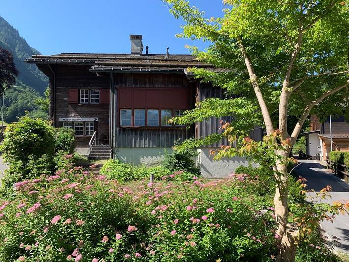 Ganze Wohnung, Revier musisch und historisch in Diesbach GL, Glarus Süd