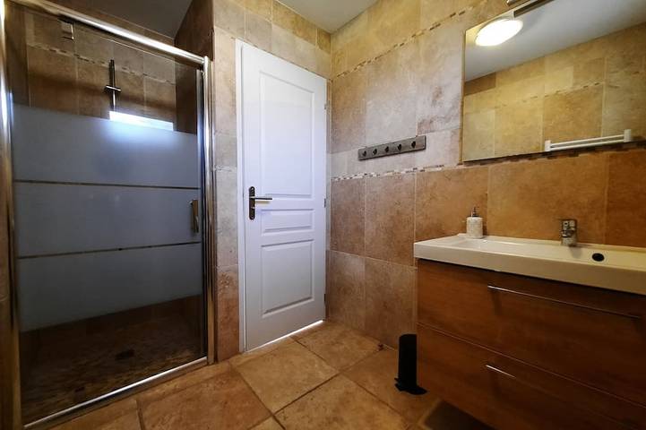 Location de vacances pour 6 personnes, avec jardin ainsi que jacuzzi et terrasse à Saint-Maurice-sur-Eygues - 4