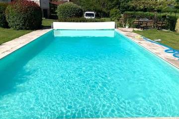 Gîte pour 6 personnes, avec jardin et balcon à Girac