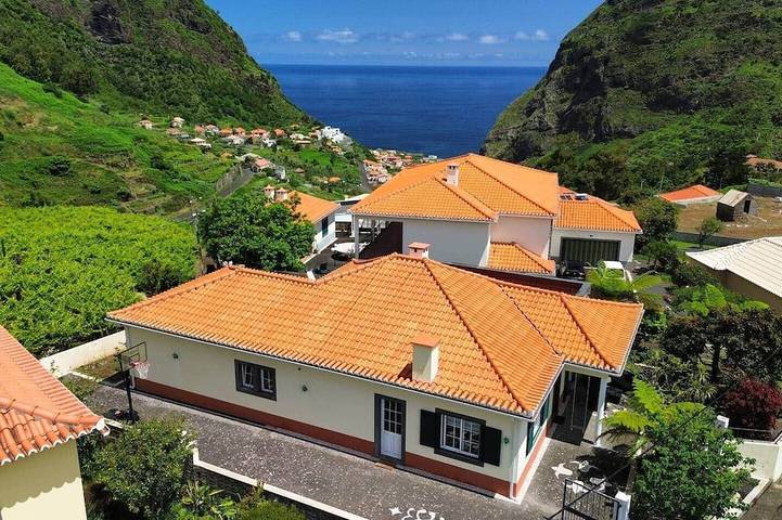 Bungalow pour 4 personnes, avec balcon sur l' Île de Madère