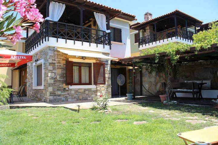Ferienhaus für 6 Personen, mit Terrasse und Garten in Chalkidiki