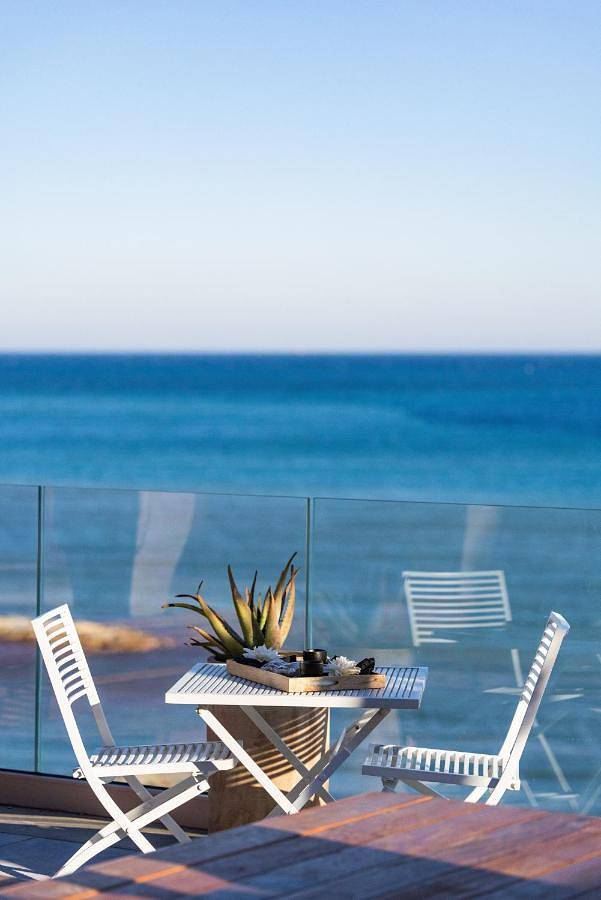 Apartahotel para 6 personas, con Balcón y Terraza además de Jardín y Vistas en Liguria