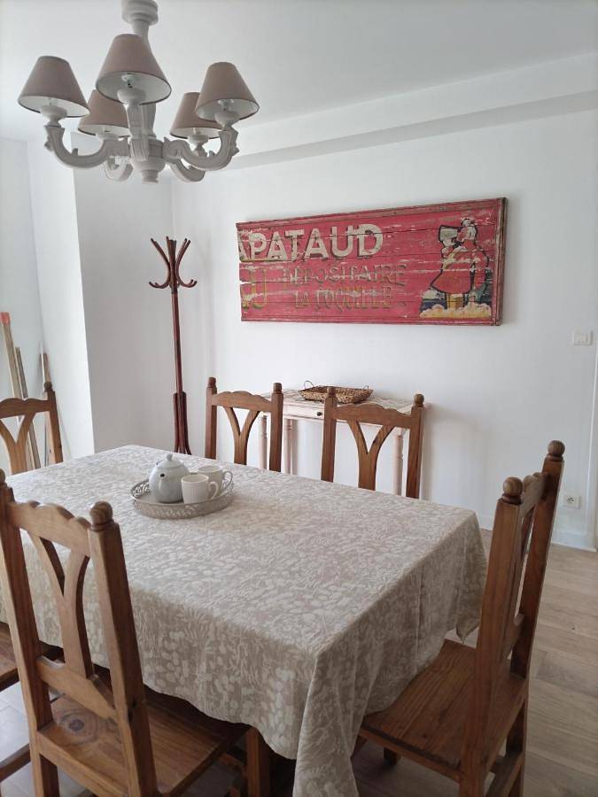 Location de vacances pour 6 personnes, avec jardin à La Coquille - 4