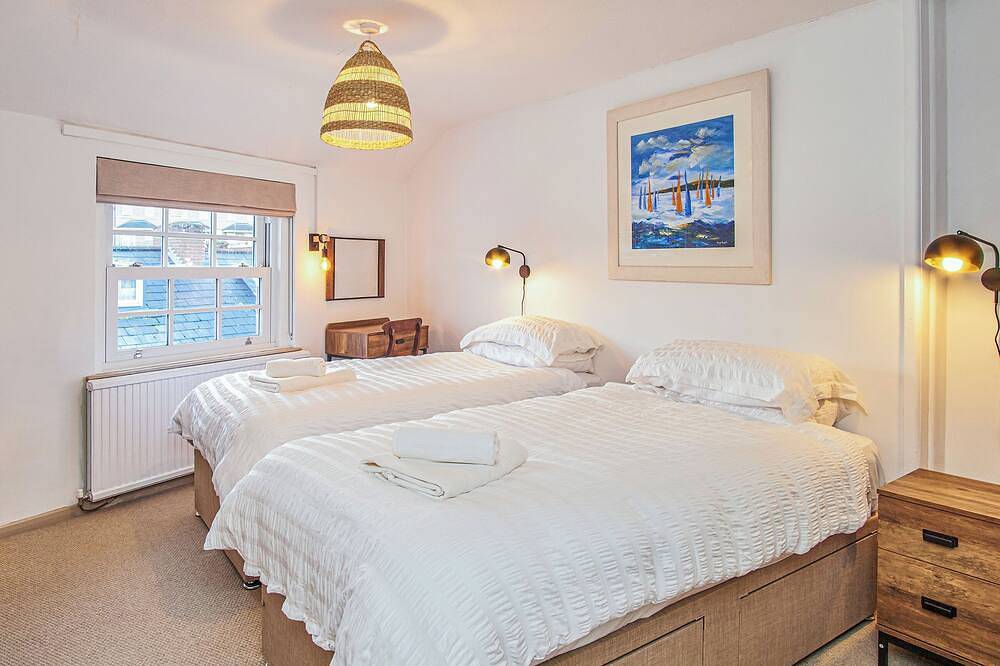 3 bedroom accommodation in Cowes in Cowes, Isle of Wight