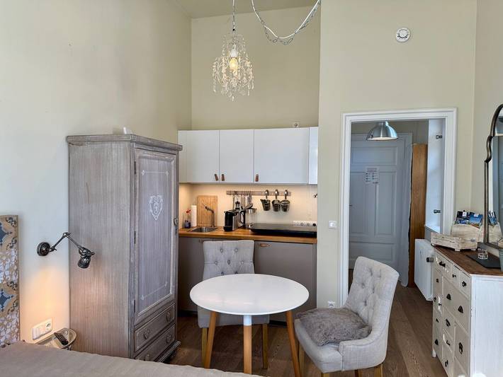 Ganze Wohnung, Das historische Haus Burg lädt ein in das Studio-Apartment-101 in Kampenwand, Aschau im Chiemgau