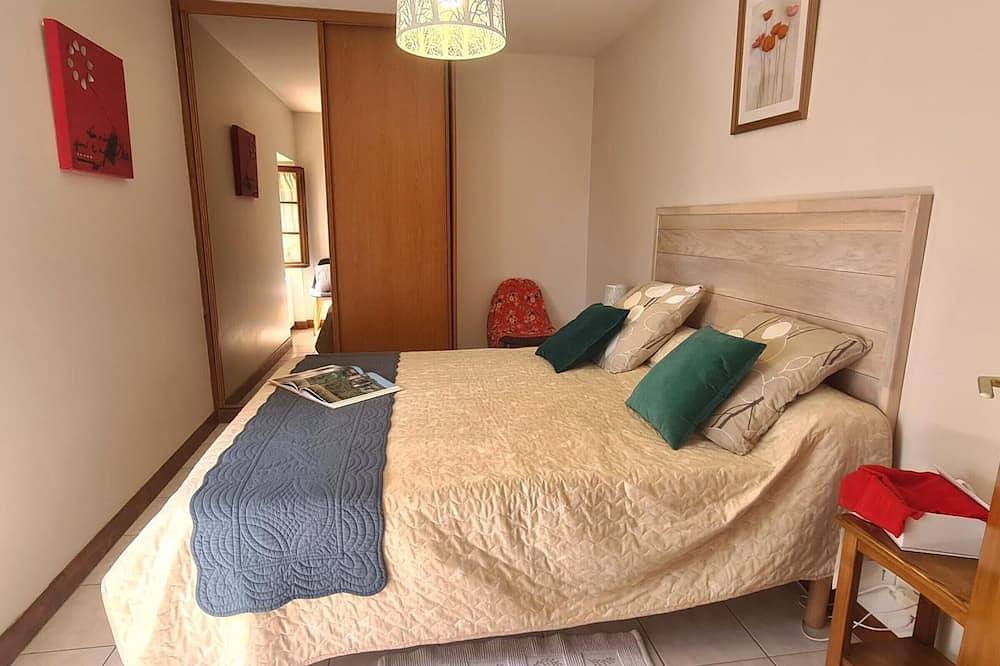 Périgord house with pool, fireplace, Wifi, parking, pets allowed in Daglan, Périgord Noir