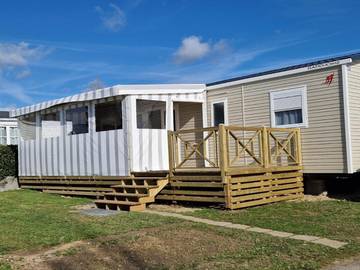 Camping pour 6 personnes, avec piscine ainsi que vue et terrasse aux Les Sables-d'Olonne