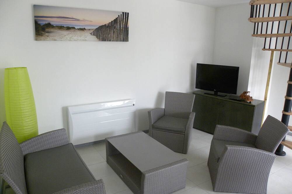 Gite In Old Farmhouse in Plouescat, Côte des Légendes