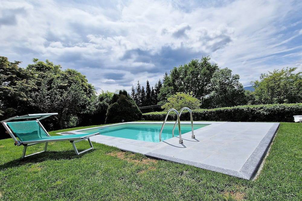 Schoenes Haus am Orta-See mit Garten und Pool in Comune di  Ameno, Ortasee