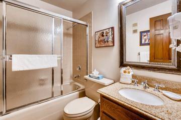 Vacation Apartment for 8 Guests in Steamboat Springs, Routt National Forest, Picture 4