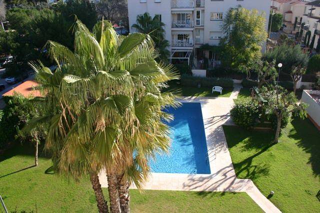 Ferienwohnung für 6 Personen, mit Balkon und Pool in Sitges