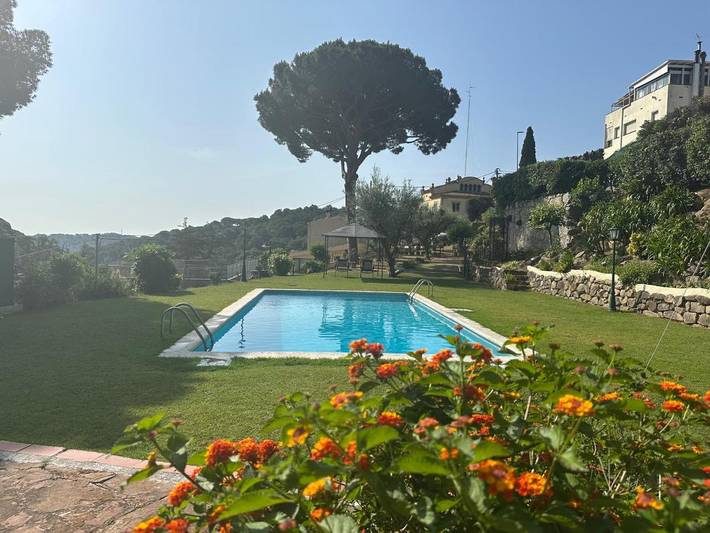 Casa de vacaciones para 4 personas, con jardín además de vistas y piscina - 1