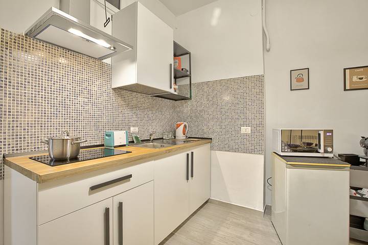 Gîte pour 4 personnes, avec terrasse, adapté aux familles à Bari - 3