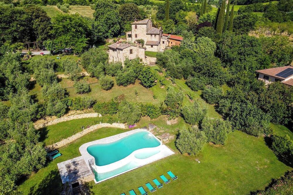 Villa per 14 Persone in Montepulciano, Siena e dintorni