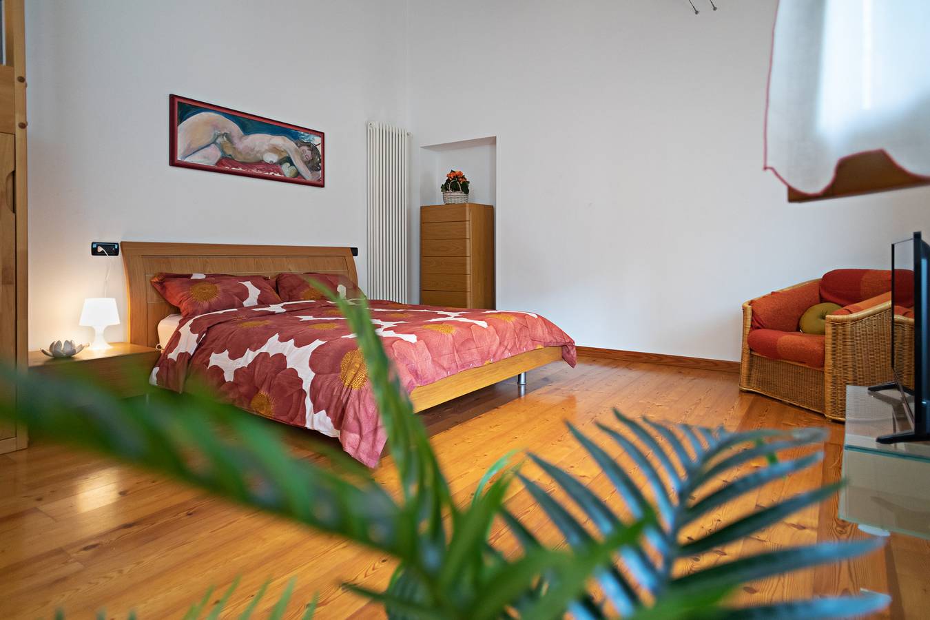 Entire apartment, Regarda - "Il Borgo 48" with 3 bedrooms, 2 bathrooms, garage in Bardolino city center in Bardolino, Garda Mountains