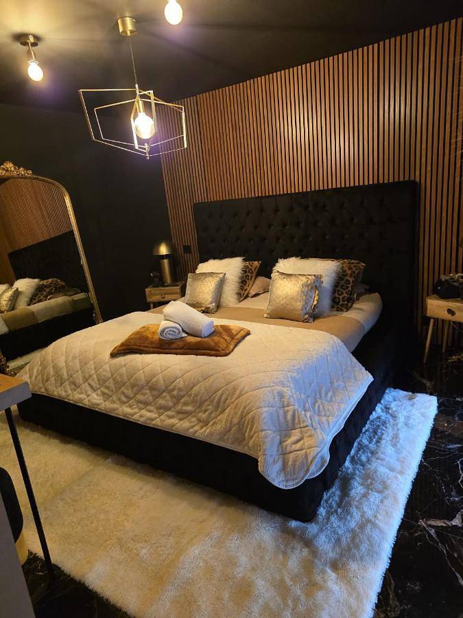 Chambre d’hôte pour 2 personnes, avec jacuzzi et terrasse ainsi que piscine et jardin à Puget-sur-Argens - 3