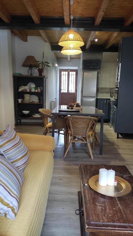 Casa rural para 7 personas, con Balcón y Terraza además de Jardín y Vistas en Navacepedilla de Corneja - 4