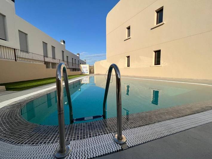 Gîte pour 10 personnes, avec vue ainsi que piscine et terrasse, animaux acceptés dans Los Martínez