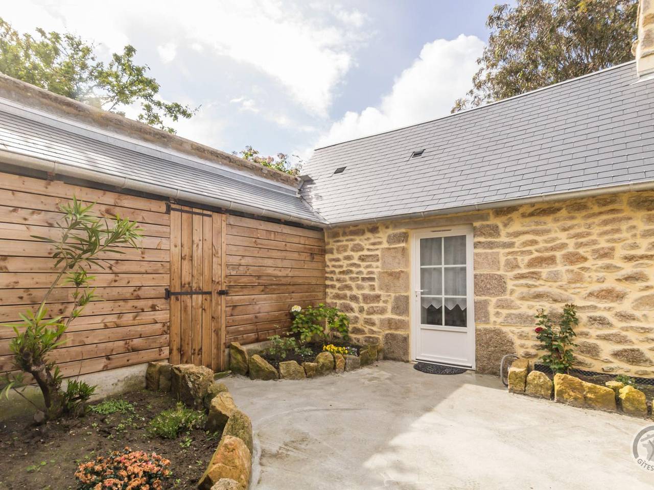 Charmante Maison en Pierre avec Jardin Privé in Gatteville-le-Phare, Région de Cherbourg