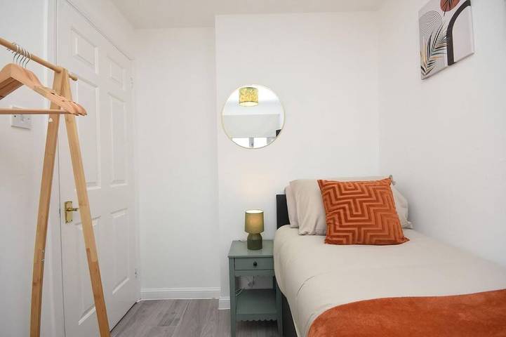 Beautiful 3BRHome with a large garden in Colchester in Colchester, Essex