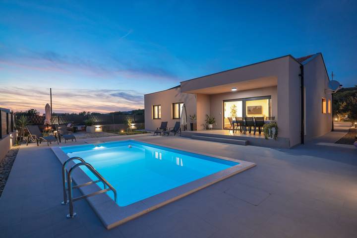 Ferienhaus für 6 Personen, mit Terrasse und Garten in Zadar - 4