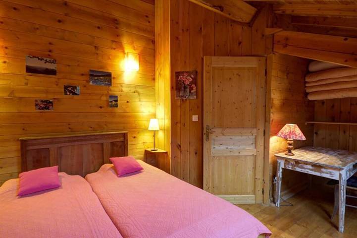 Gîte pour 10 personnes, avec sauna et jardin à Chalmazel - 4