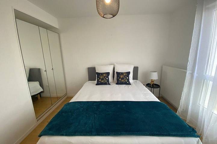 Apartamento entero, Apartamento-Vista al Parque-Baño privado-Apartamento-Dream Apartments in Chessy, Sena y Marne
