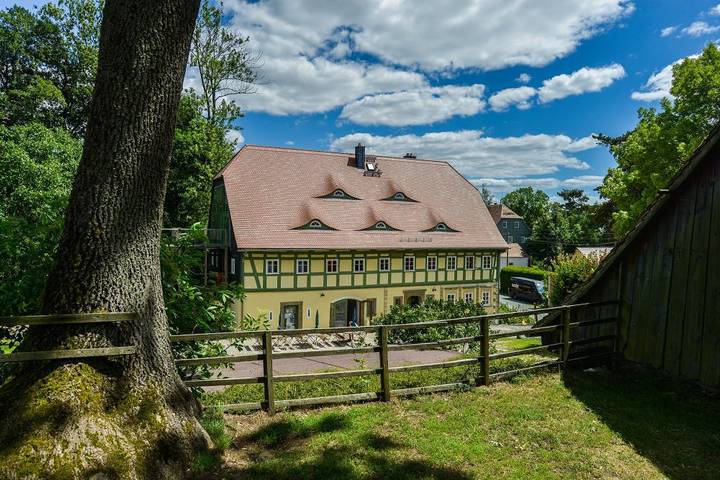 Bauernhof für 8 Personen, mit Balkon/Terrasse und Balkon sowie Terrasse und Garten in der Oberlausitz