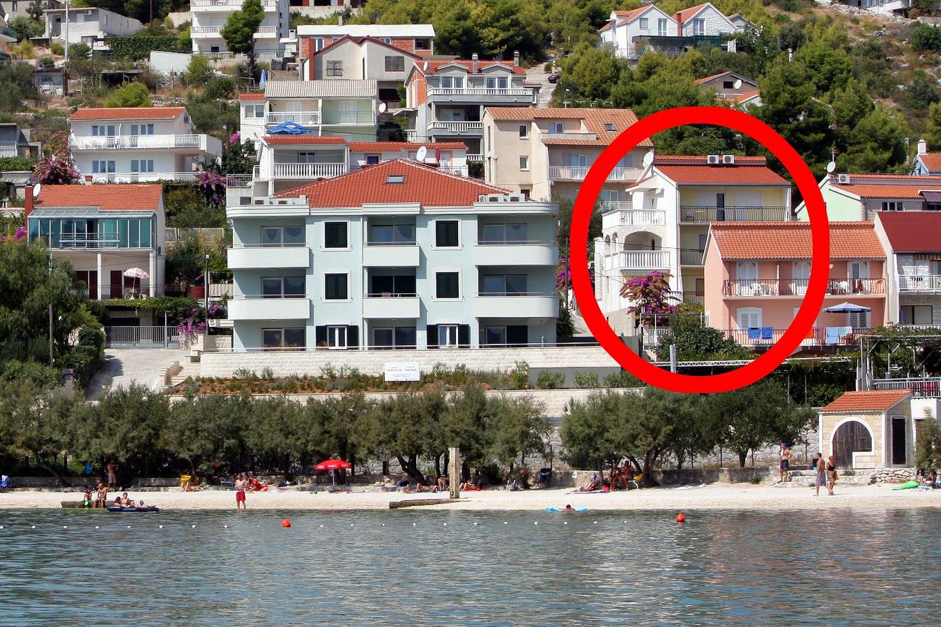 Ganze Wohnung, 1-Zimmer-Ferienwohnung mit Terrasse und Meerblick Marina, Trogir A-10003-d in Marina, Split-Dalmatien