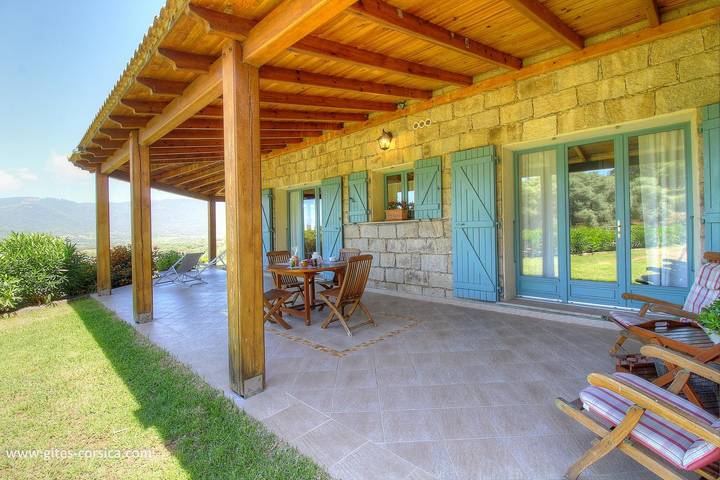 Gîte pour 2 personnes, avec Terrasse ainsi que Jardin et Vue à Sollacaro - 3