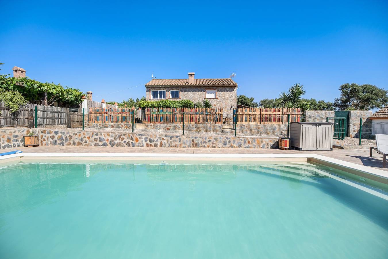 Casa vacanze 'Casa Andrea' con vista montagna, piscina condivisa e Wi-Fi in Barbate, Costa de la Luz