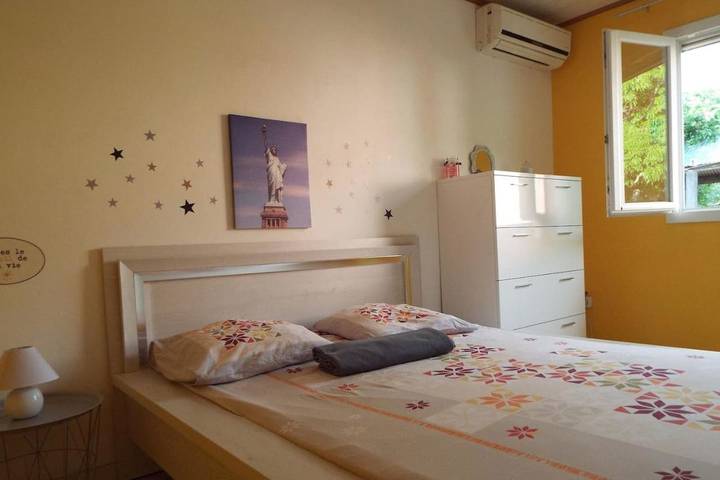 Location de vacances pour 8 personnes, avec vue et jardin, animaux acceptés à Les Trois-Bassins - 2